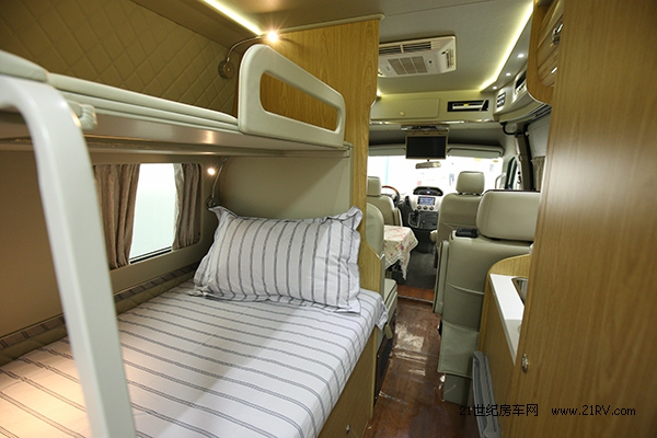 D9 (2).jpg