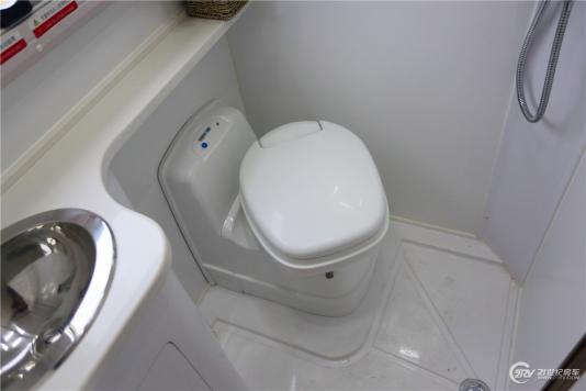 ^(q)