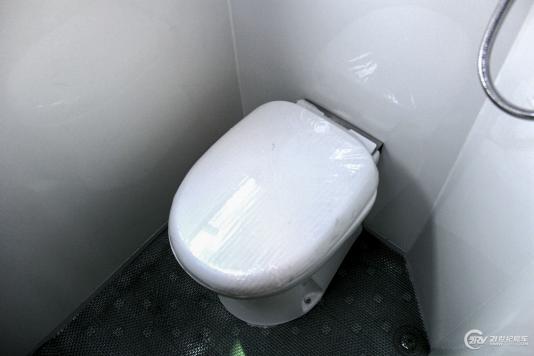 ^(q)