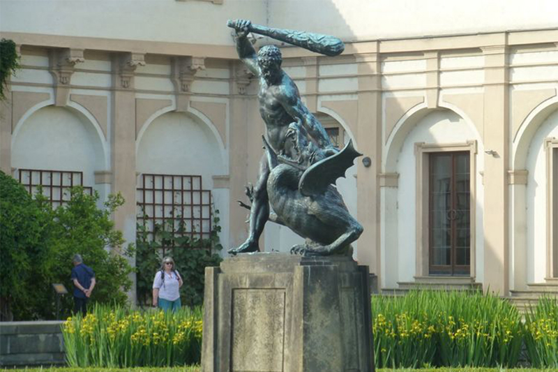 1732܌(du)-1.jpg