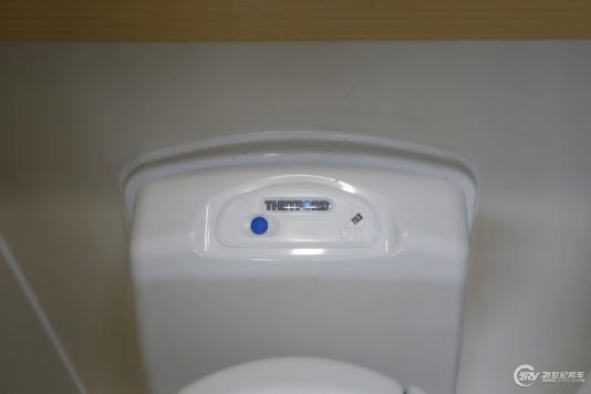 ^(q)