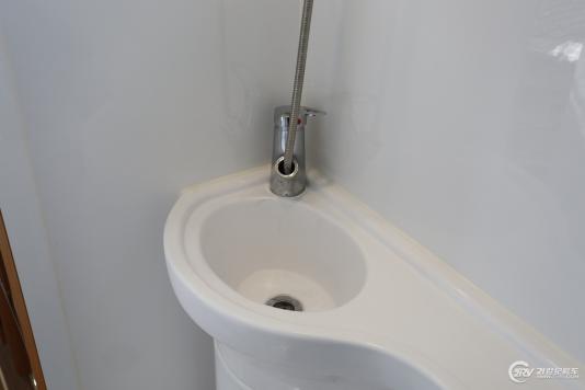 ^(q)