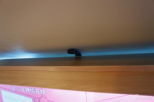 ^(q)