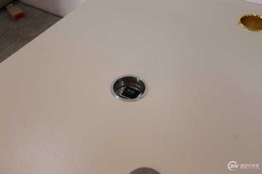 ^(q)