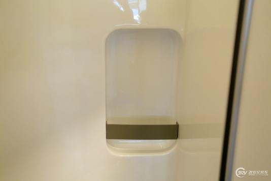 ^(q)