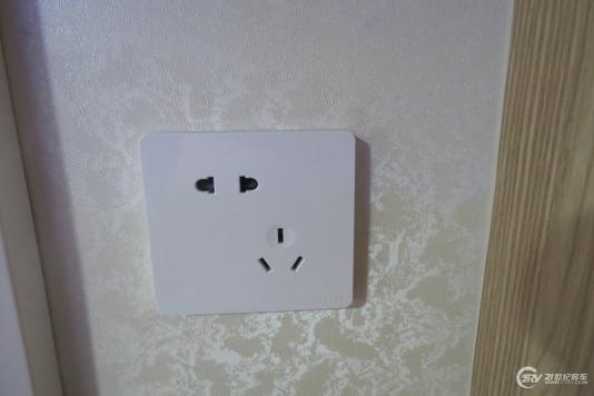^(q)