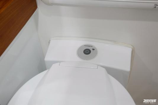^(q)