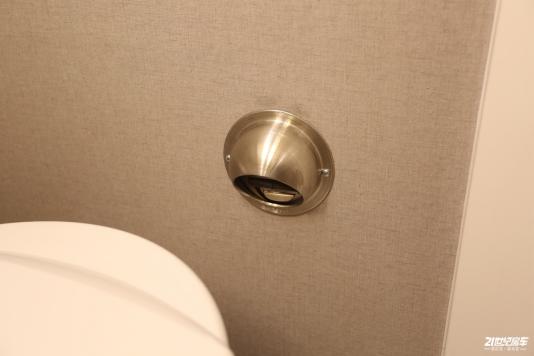 ^(q)
