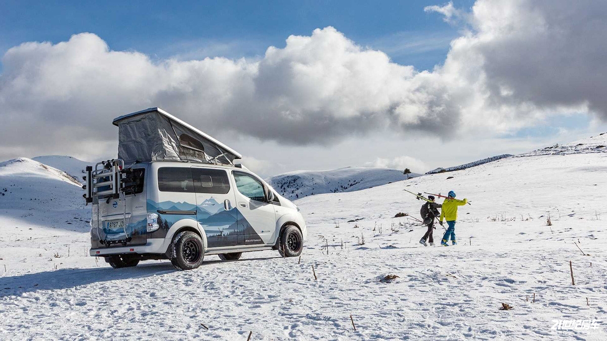 nissan-e-nv200-winter-camper-concept (2).jpg