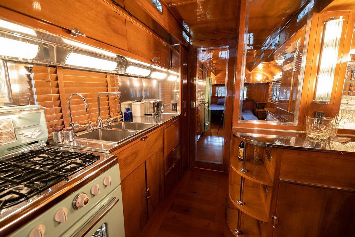 1950-westcraft-capistrano-park-trailer-for-sale-interior (5).jpg