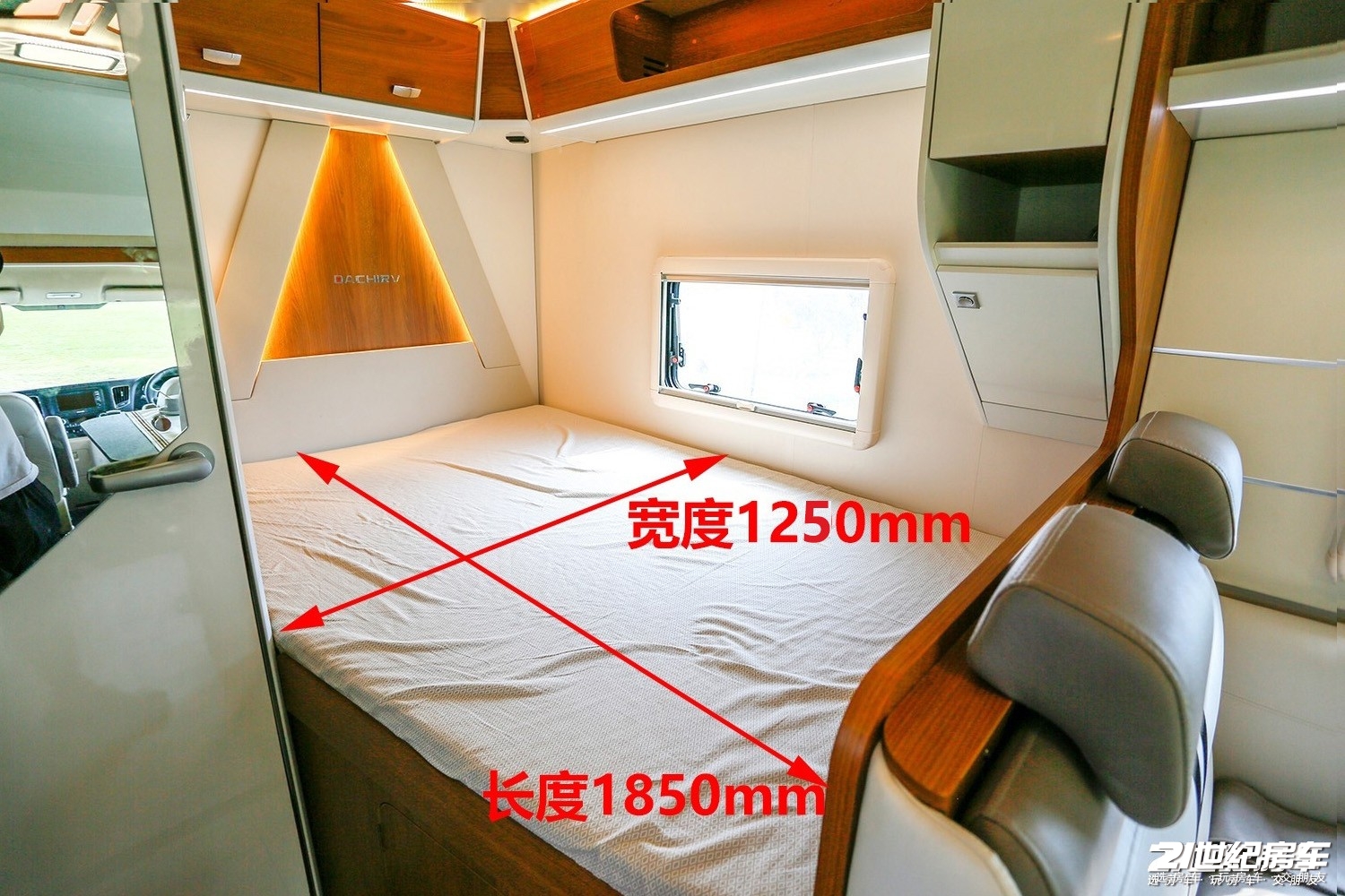 2718313245687db6ca1761.jpg