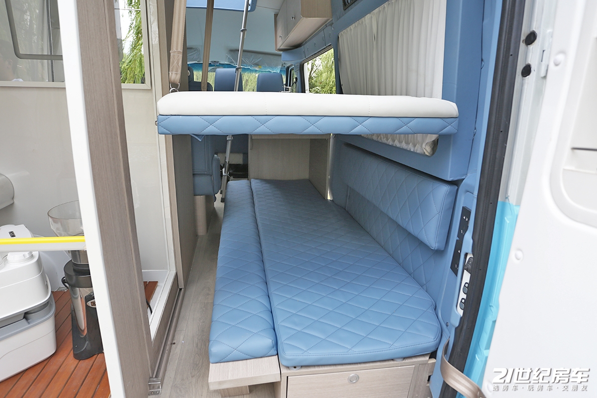 2E1A3784.JPG