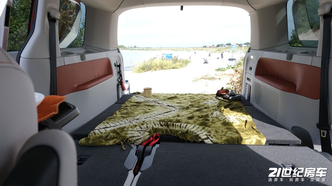 12 VW-ID-Buzz-Campervan-mit-Moebelmodul-169Gallery-94b35131-1928998.jpg